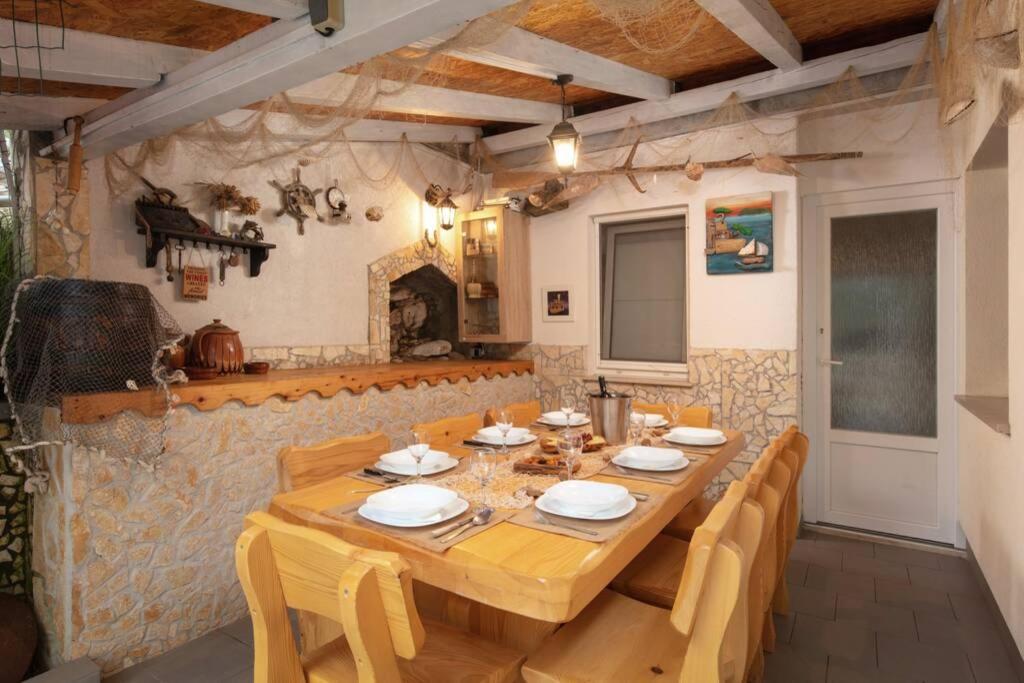 Villa Lipovac Trogir Exterior photo
