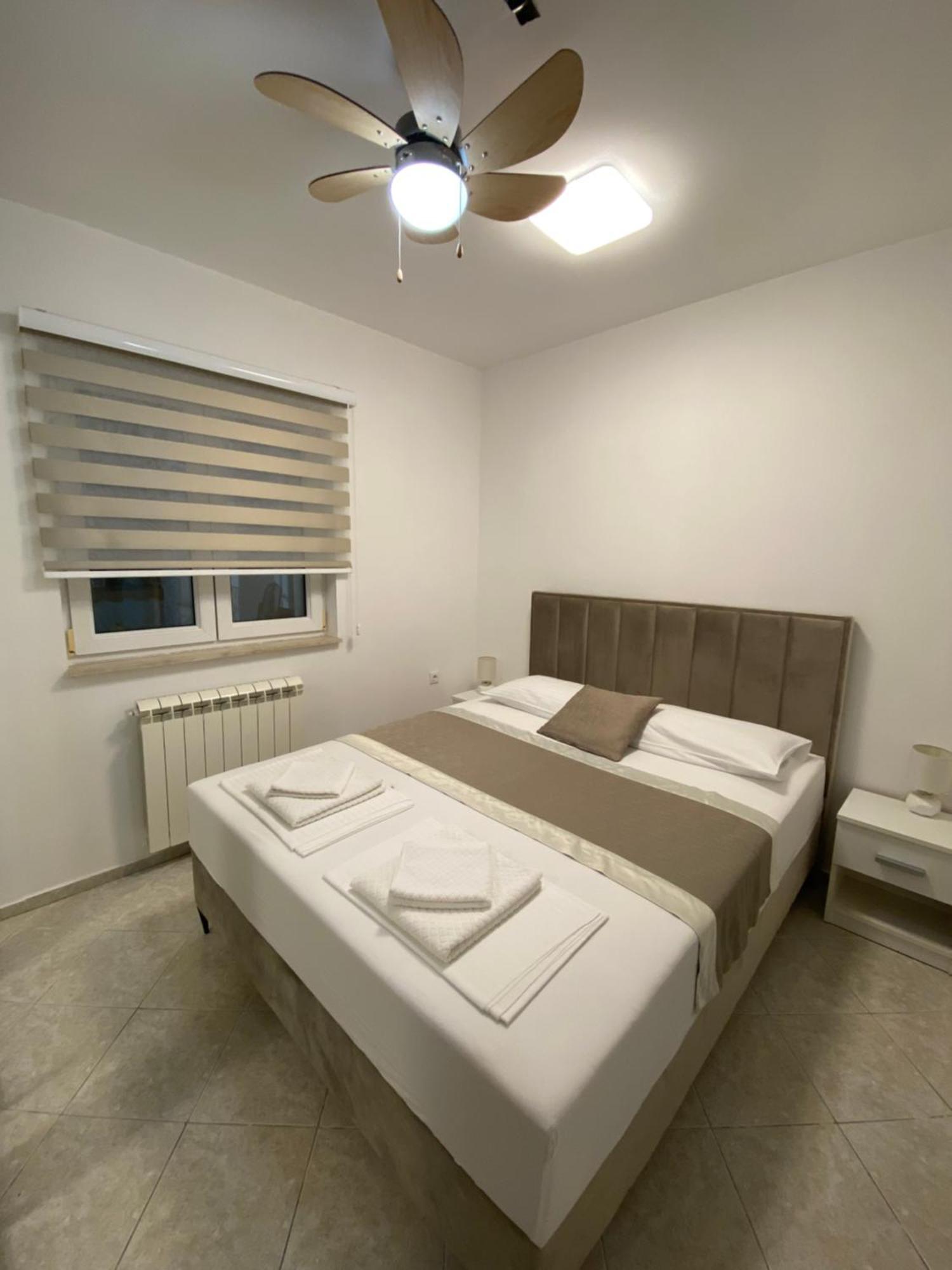 Villa Lipovac Trogir Exterior photo